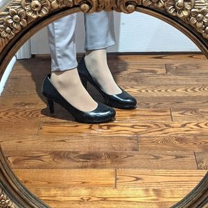 Black Round Toe Heels Size 7.5